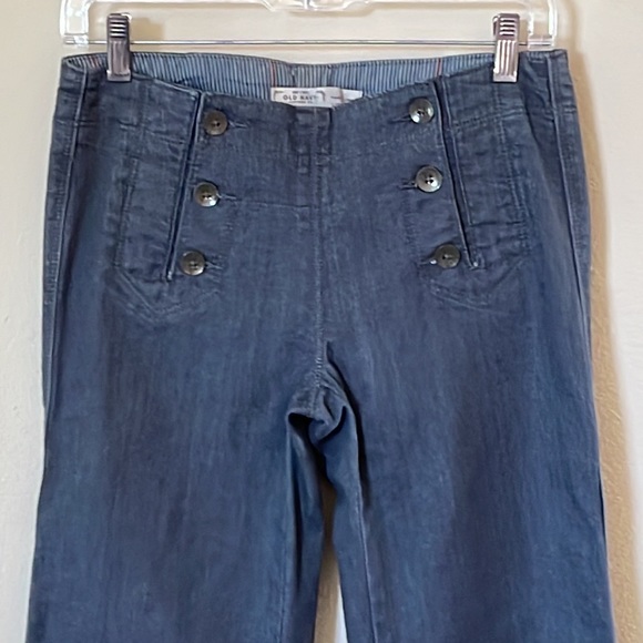 Old Navy, flare legs jeans. - Picture 5 of 10